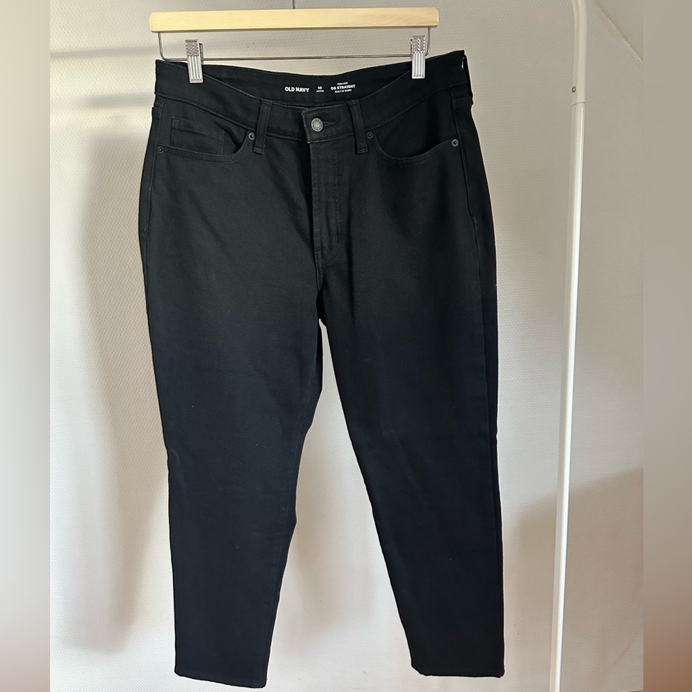 Old Navy Women’s Straight Black Jeans